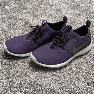 Nike Juvenate casual running shoes